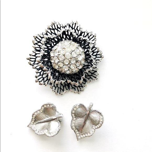 Vintage Rhinestone Brooch & Signed Earrings - Picture 2 of 8